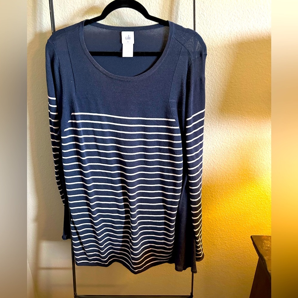 Cabi XL navy and gray sweater